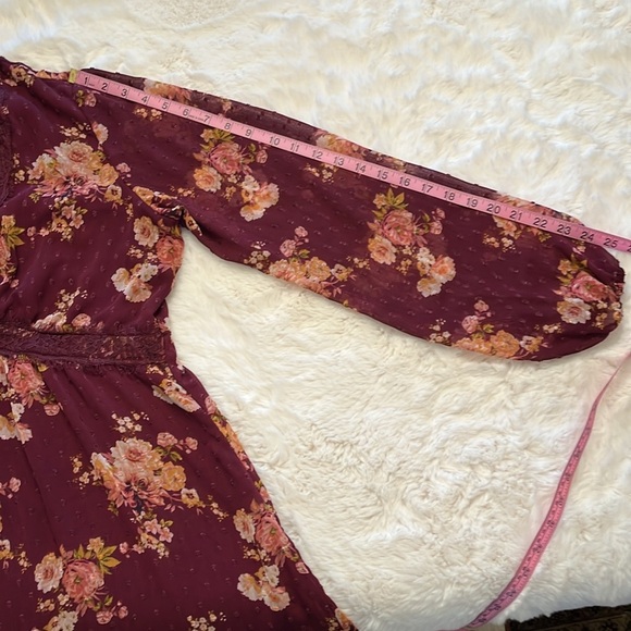 Floral Burgundy Dress with Lace Trim XL - Picture 9 of 9